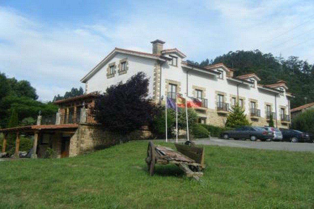 Posada La Anjana Puente Viesgo Exterior photo