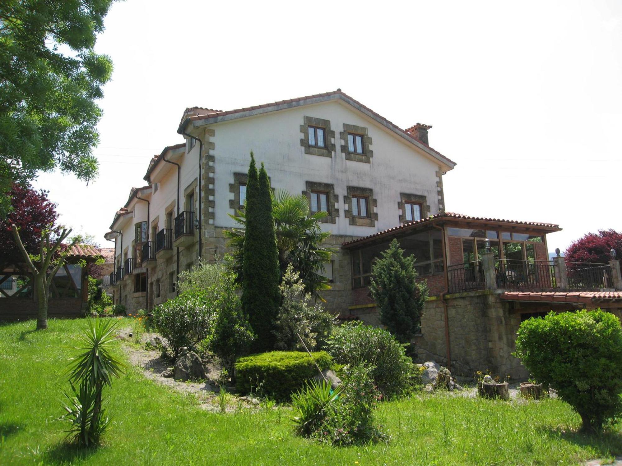 Posada La Anjana Puente Viesgo Exterior photo